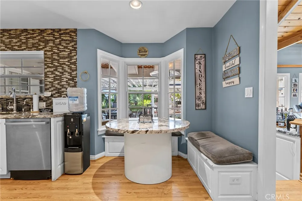 23352 Ostronic Woodland Hills, CA 91367