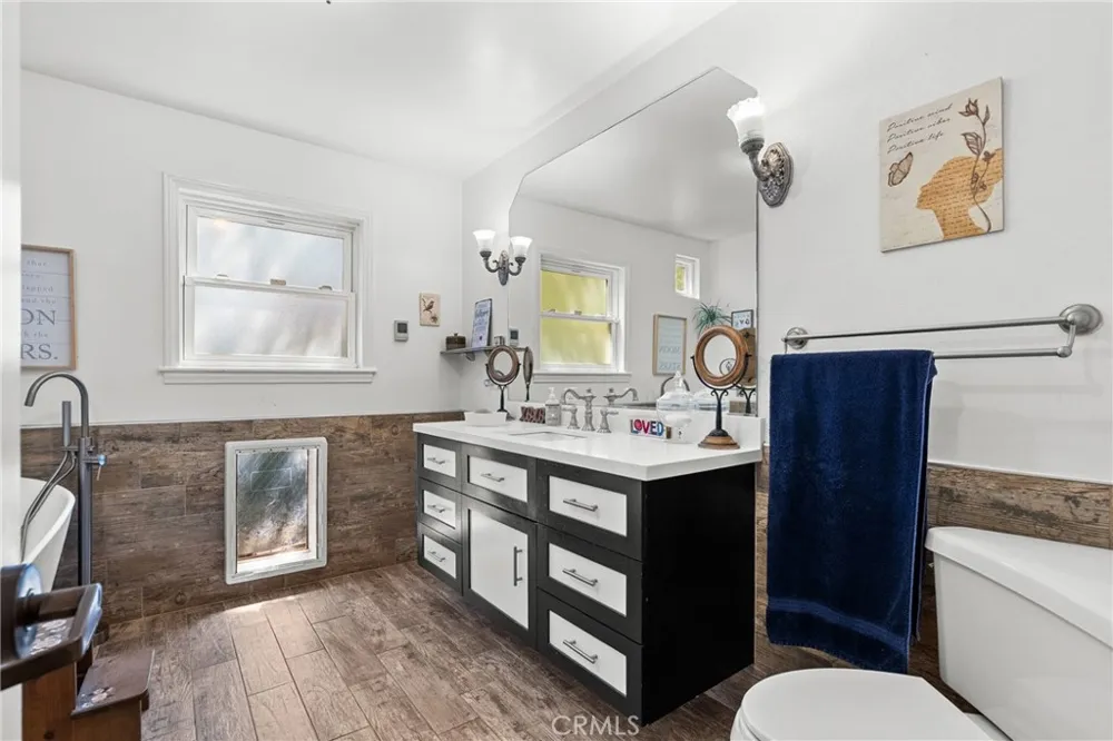 23352 Ostronic Woodland Hills, CA 91367