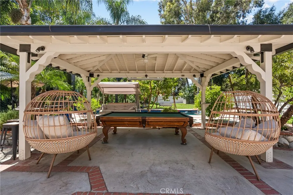 23352 Ostronic Woodland Hills, CA 91367