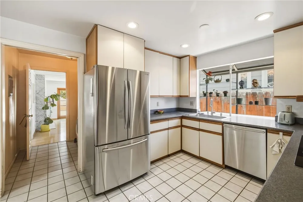 1813 5th Street Manhattan Beach, CA 90266