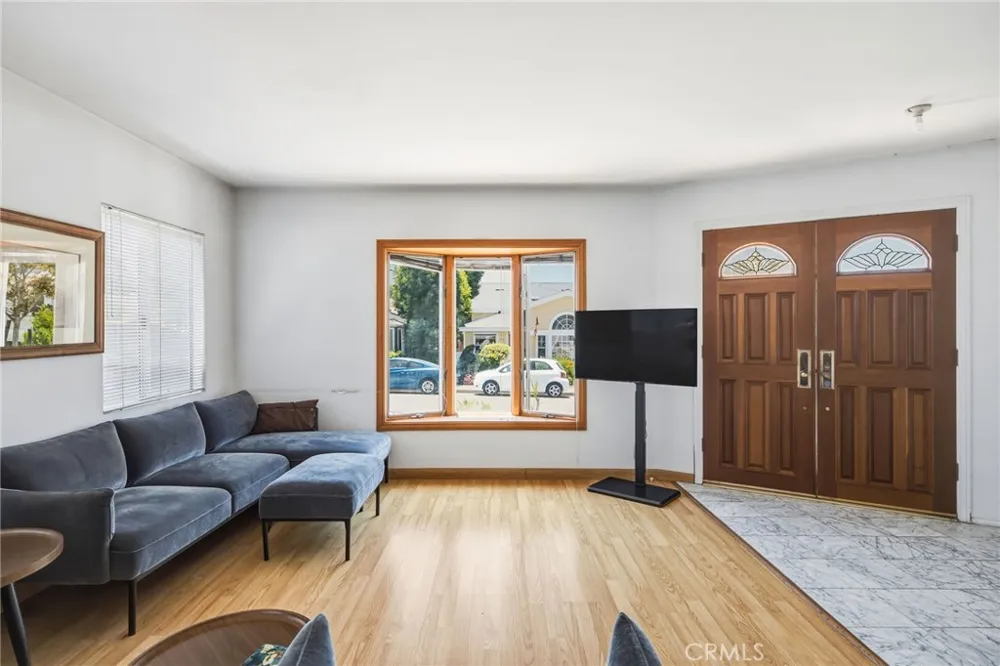 1813 5th Street Manhattan Beach, CA 90266