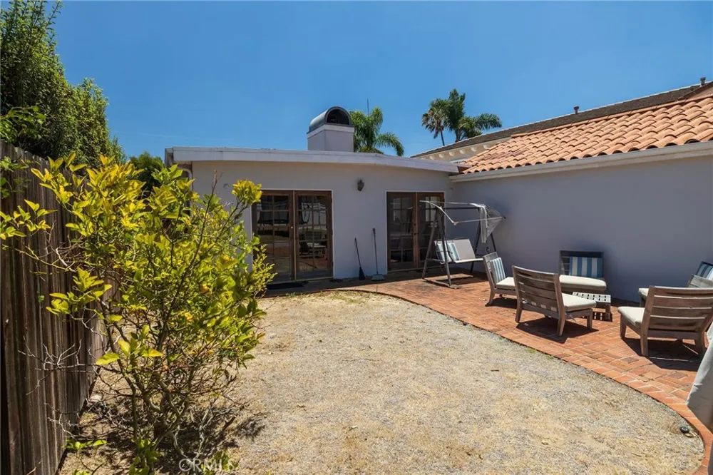 1813 5th Street Manhattan Beach, CA 90266