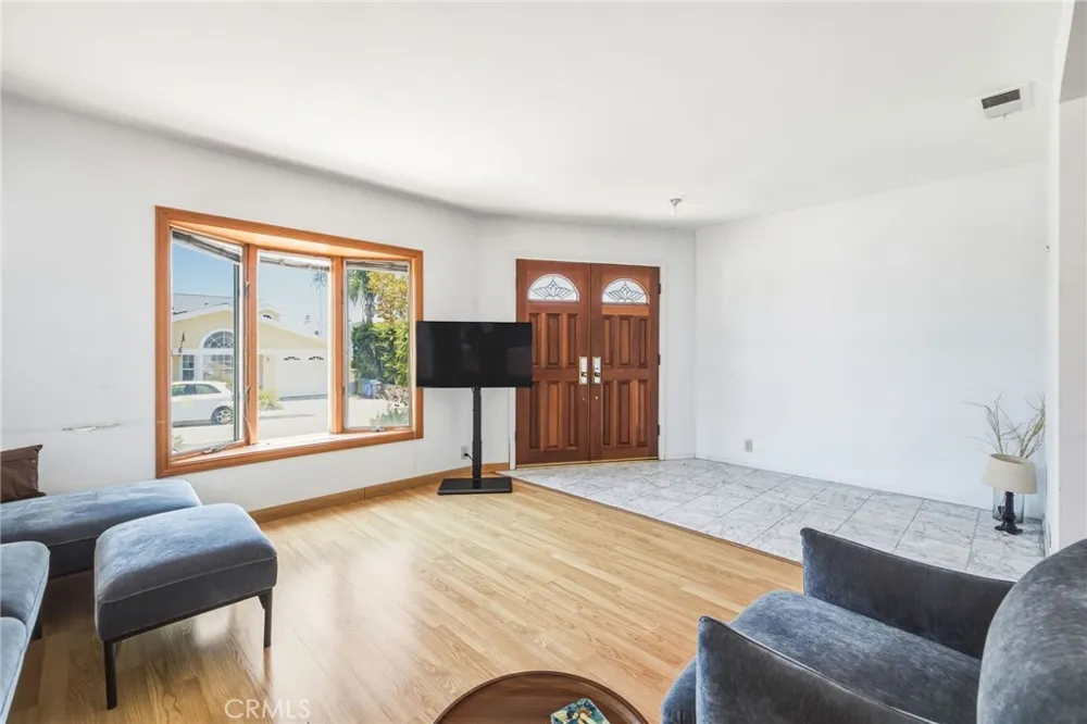 1813 5th Street Manhattan Beach, CA 90266