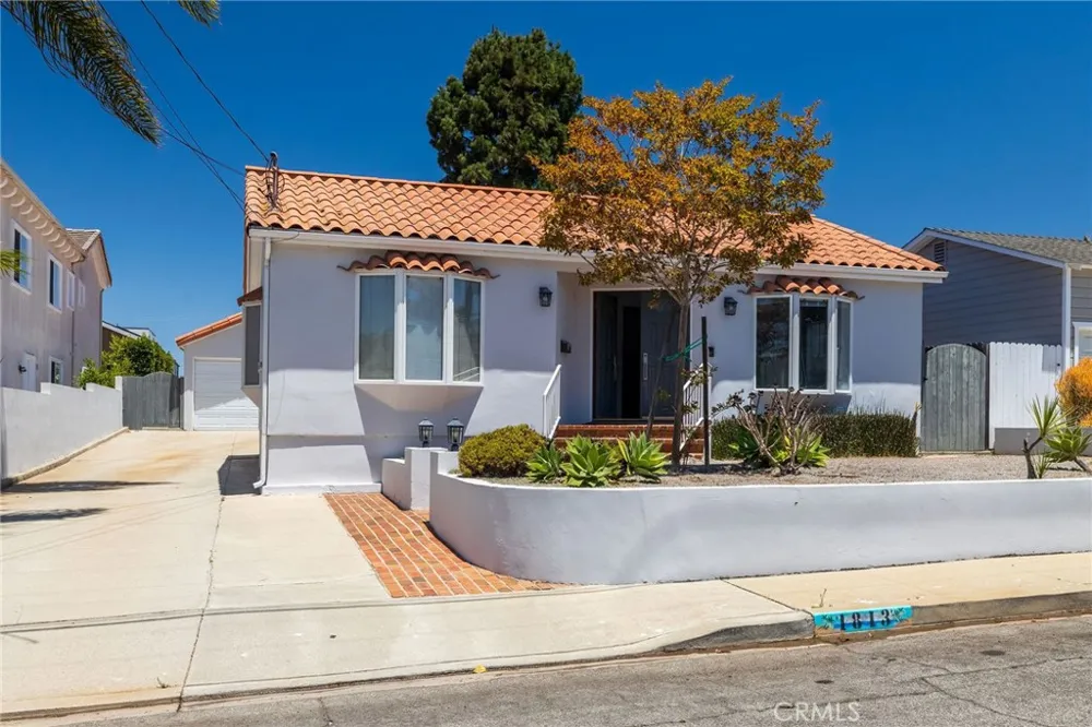 1813 5th Street Manhattan Beach, CA 90266