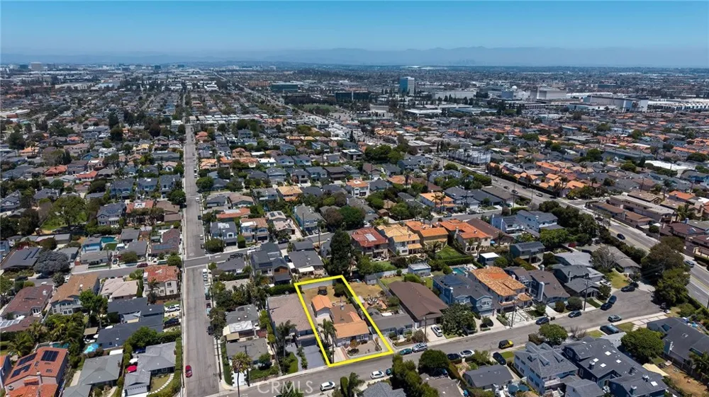 1813 5th Street Manhattan Beach, CA 90266