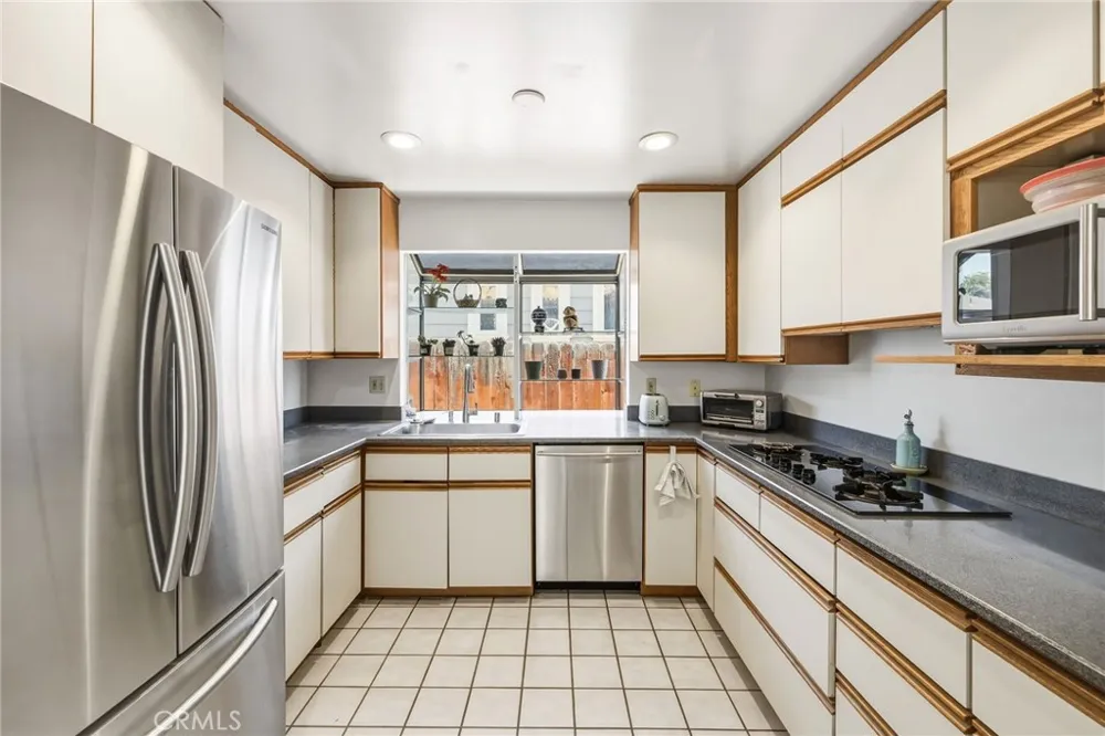 1813 5th Street Manhattan Beach, CA 90266