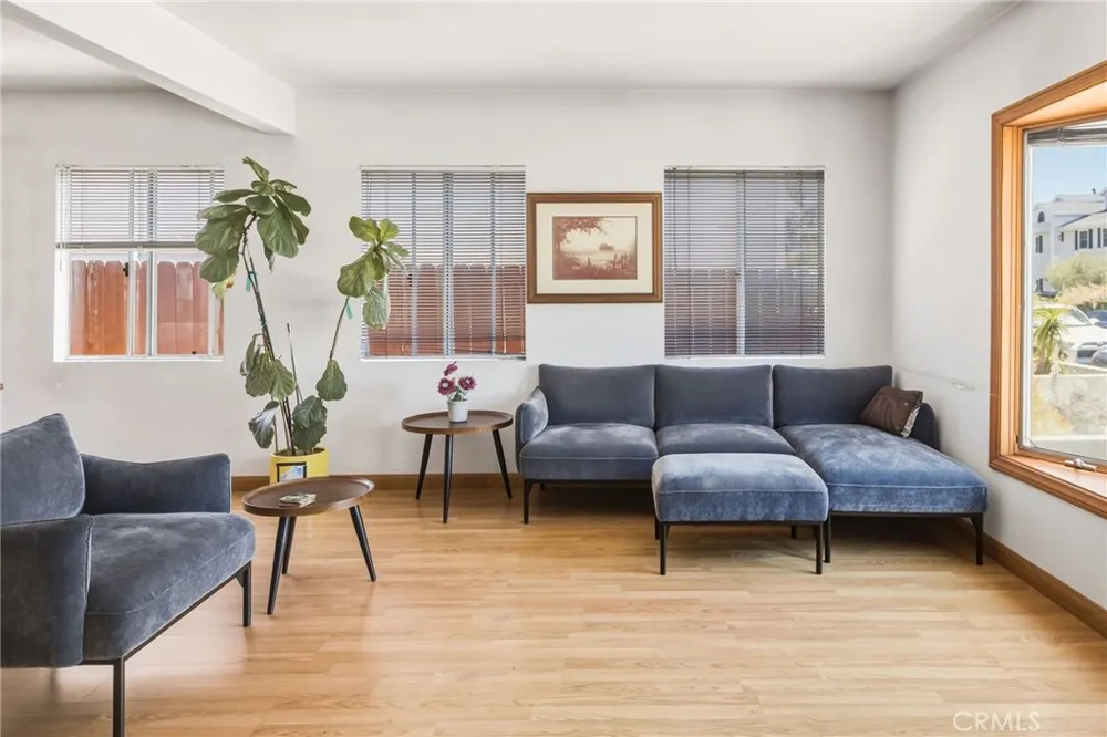 1813 5th Street Manhattan Beach, CA 90266
