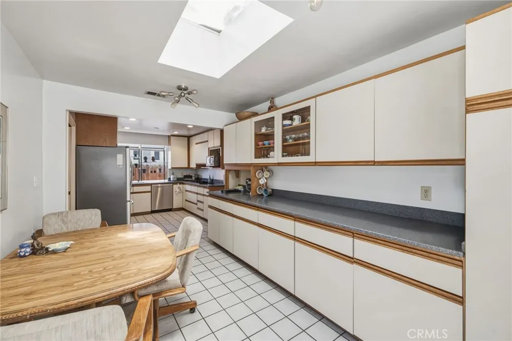 1813 5th Street Manhattan Beach, CA 90266