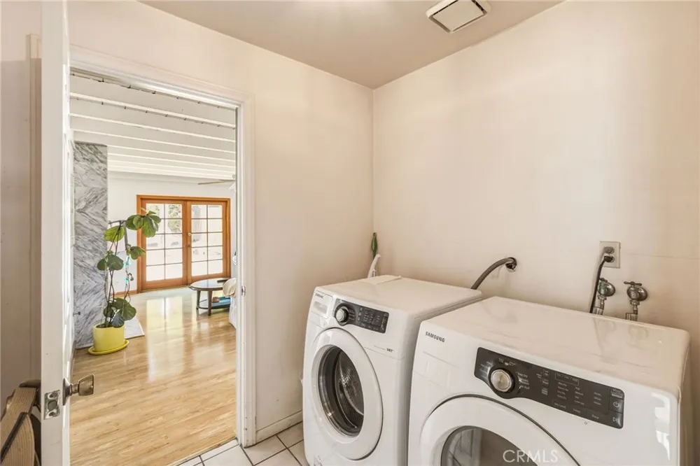 1813 5th Street Manhattan Beach, CA 90266
