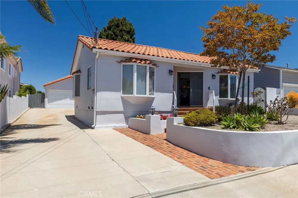 1813 5th Street Manhattan Beach, CA 90266