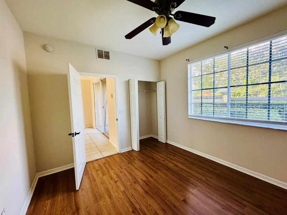 1954 Freeport Lane #1954 Riviera Beach, FL 33404