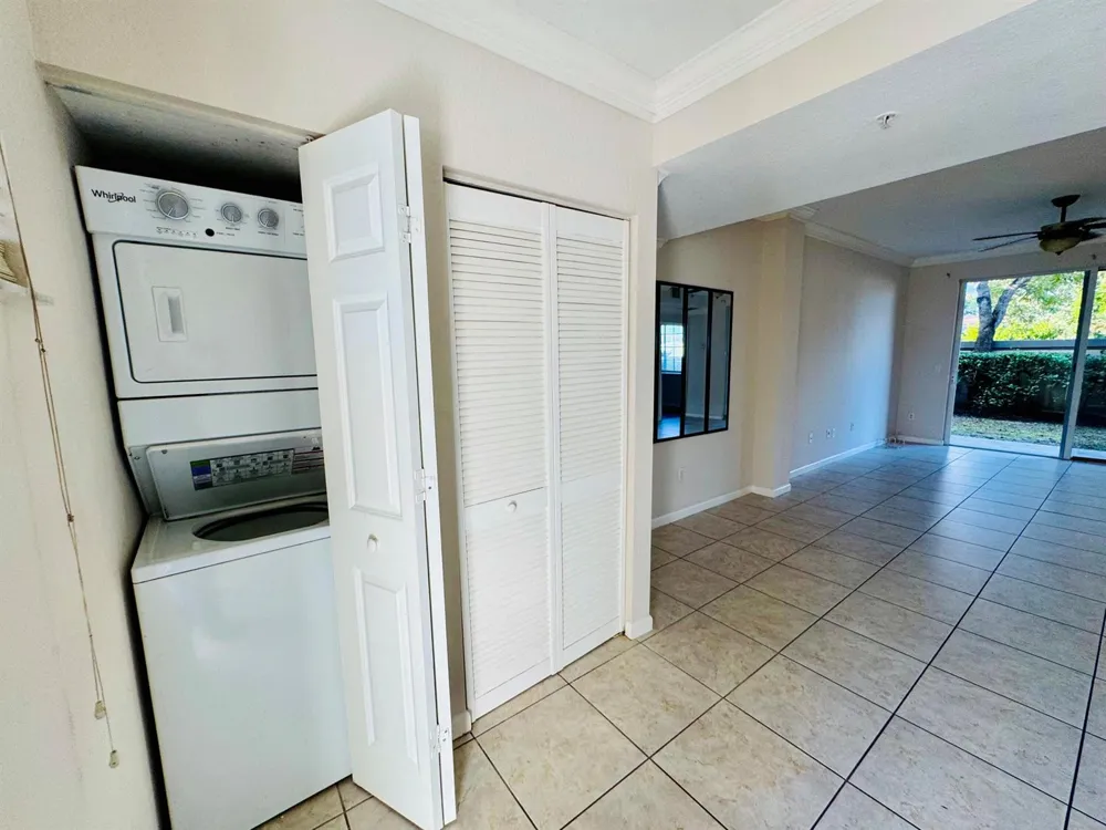1954 Freeport Lane #1954 Riviera Beach, FL 33404