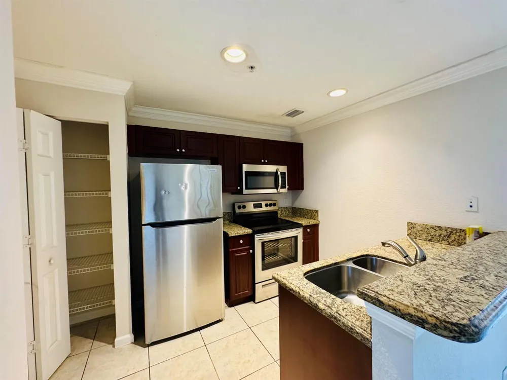 1954 Freeport Lane #1954 Riviera Beach, FL 33404