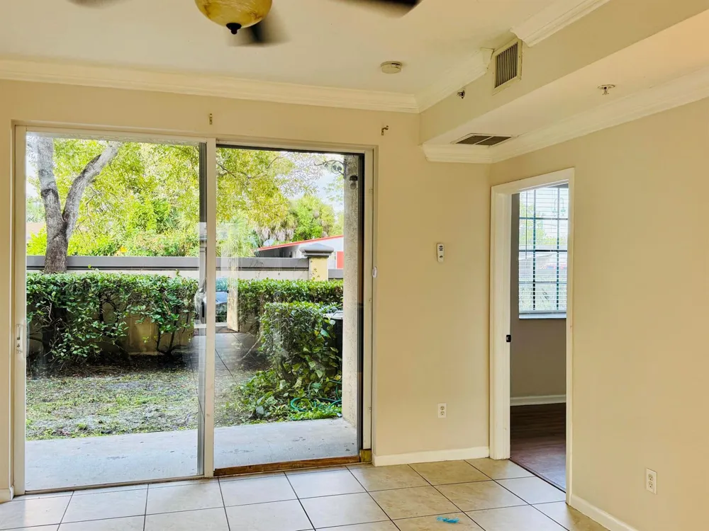 1954 Freeport Lane #1954 Riviera Beach, FL 33404