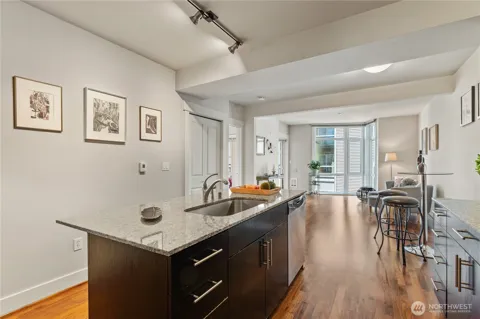 699 John Street #507