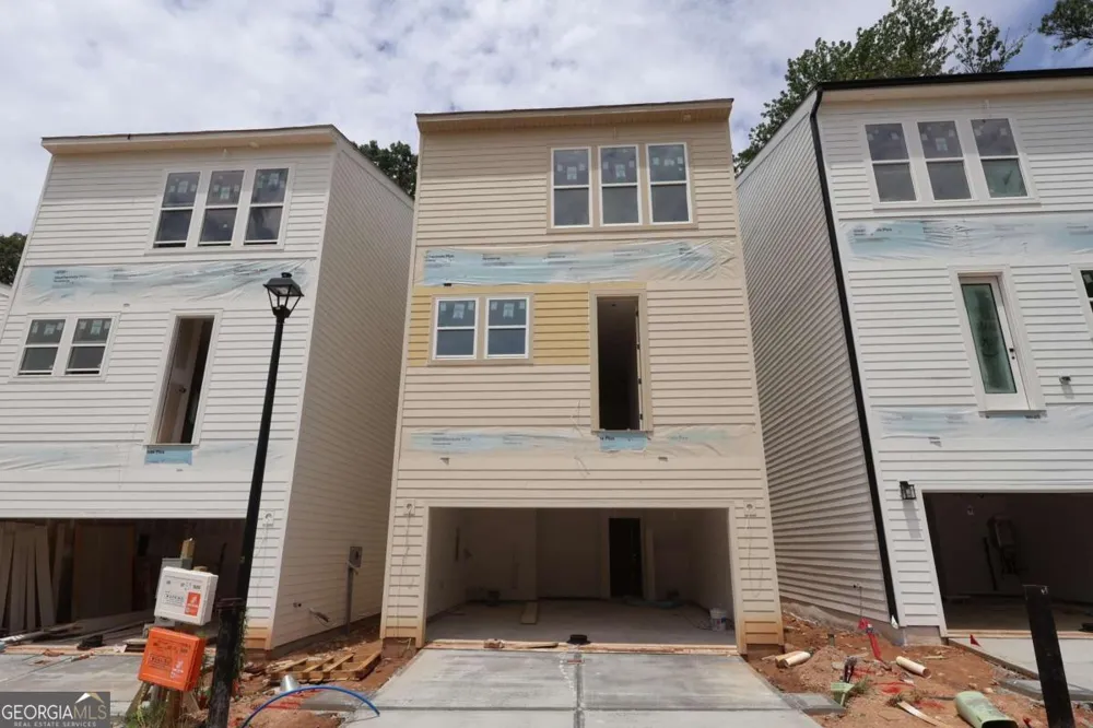 646 Memphis DR Scottdale, GA 30079