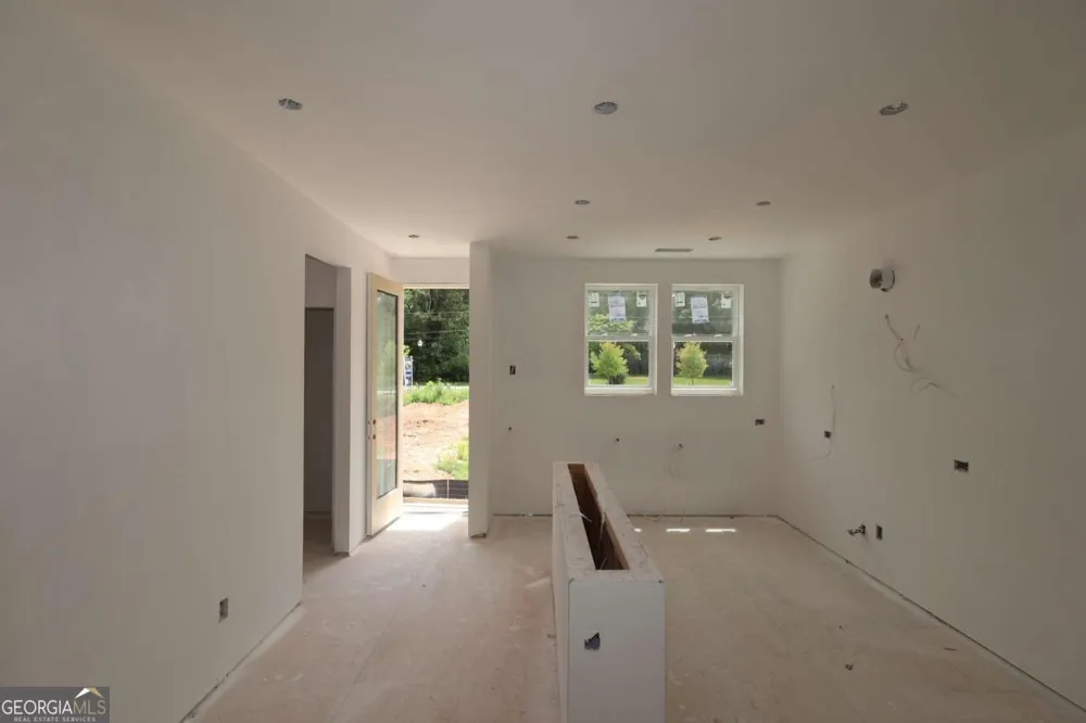 646 Memphis DR Scottdale, GA 30079