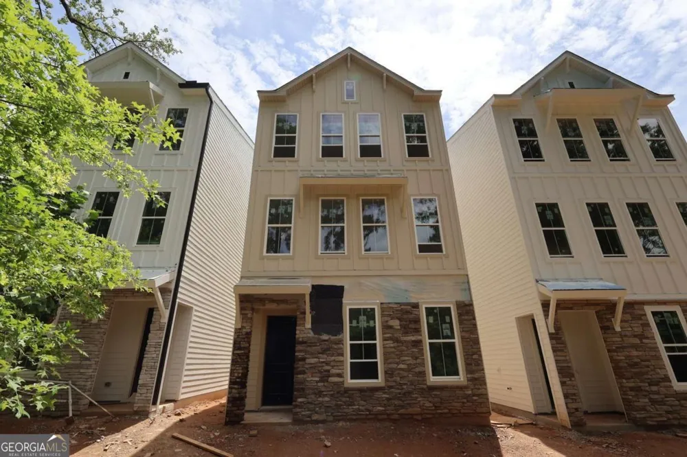 646 Memphis DR Scottdale, GA 30079