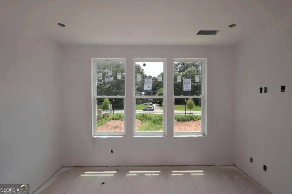 646 Memphis DR Scottdale, GA 30079