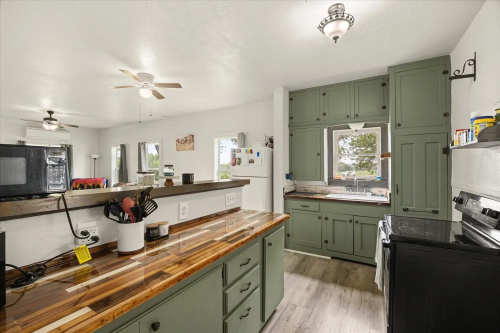 11755 W FM 8 Stephenville, TX 76401