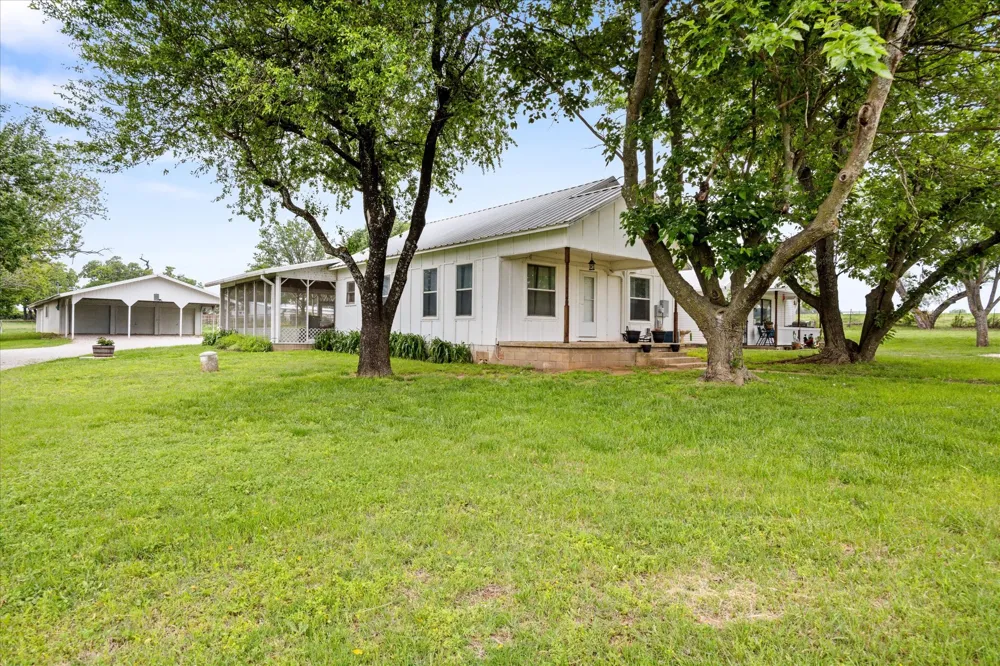 11755 W FM 8 Stephenville, TX 76401