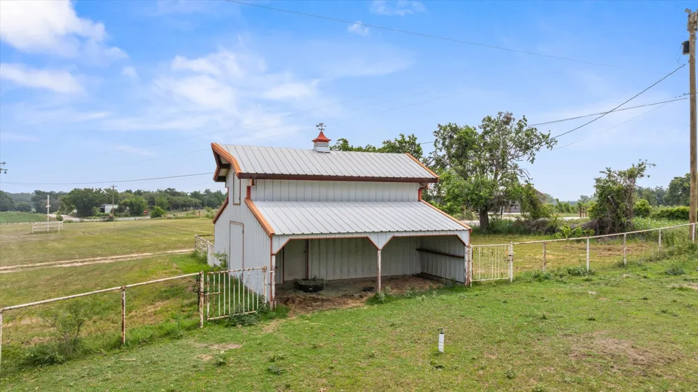11755 W FM 8 Stephenville, TX 76401