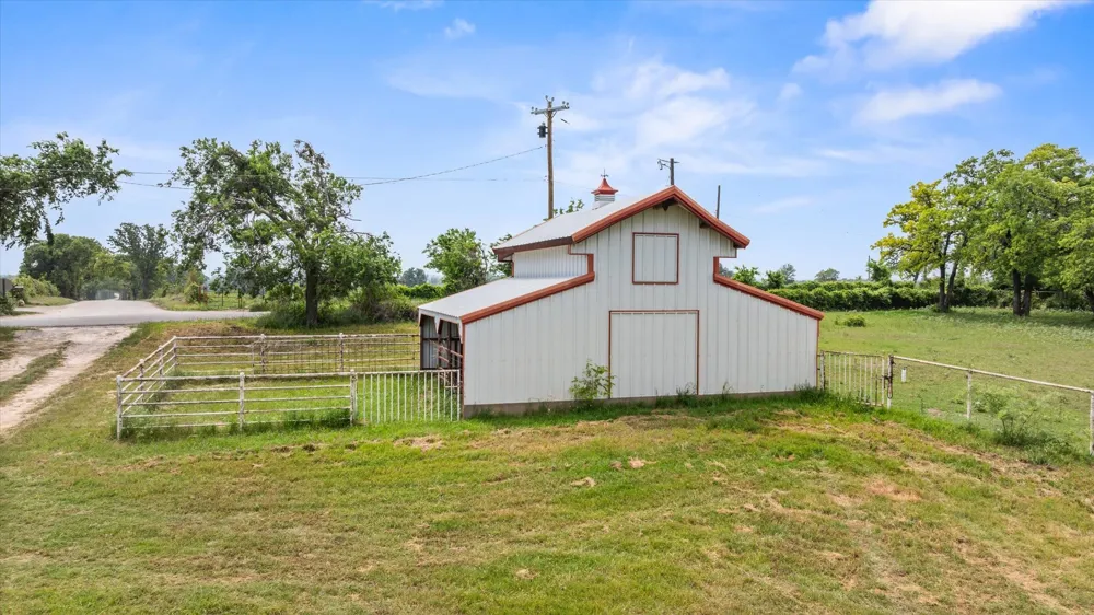 11755 W FM 8 Stephenville, TX 76401