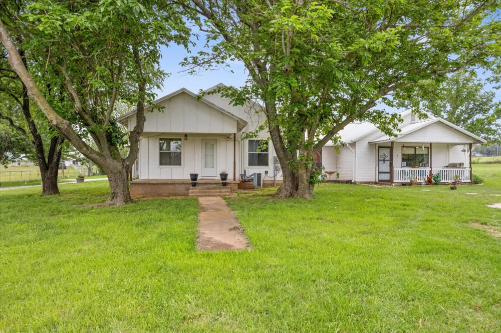 11755 W FM 8 Stephenville, TX 76401