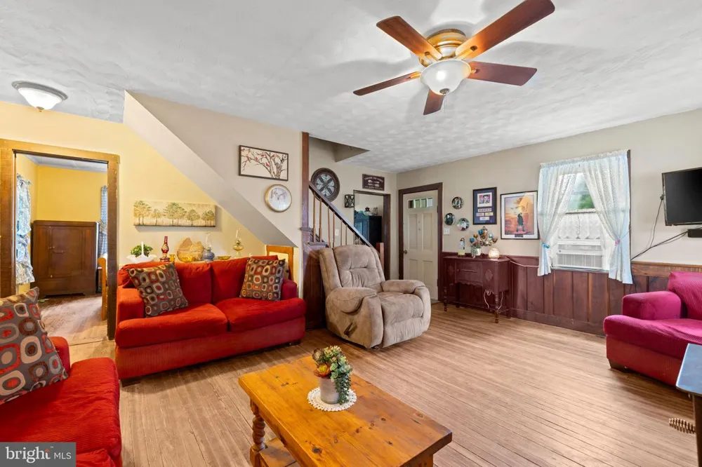 4766 JOHN MOSBY HIGHWAY Boyce, VA 22620