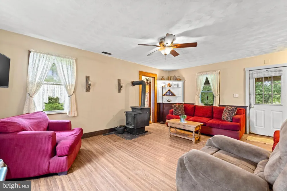 4766 JOHN MOSBY HIGHWAY Boyce, VA 22620