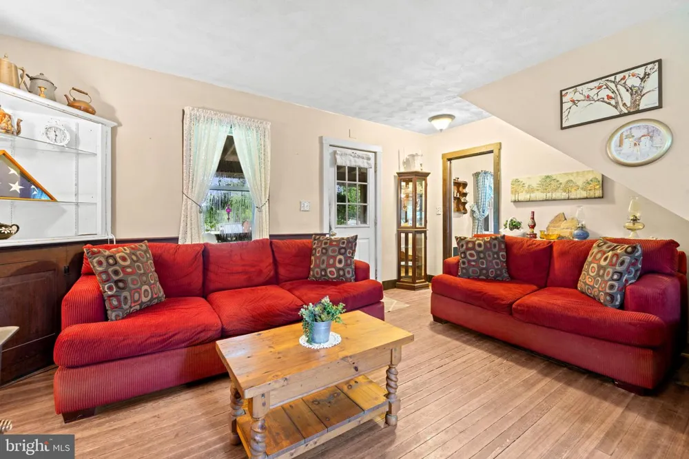 4766 JOHN MOSBY HIGHWAY Boyce, VA 22620