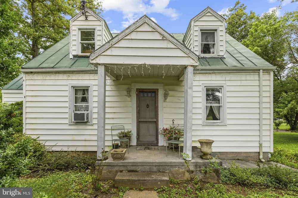 4766 JOHN MOSBY HIGHWAY Boyce, VA 22620