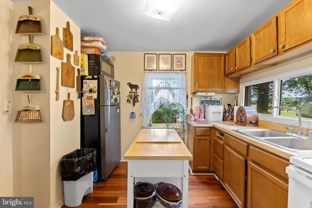 4766 JOHN MOSBY HIGHWAY Boyce, VA 22620