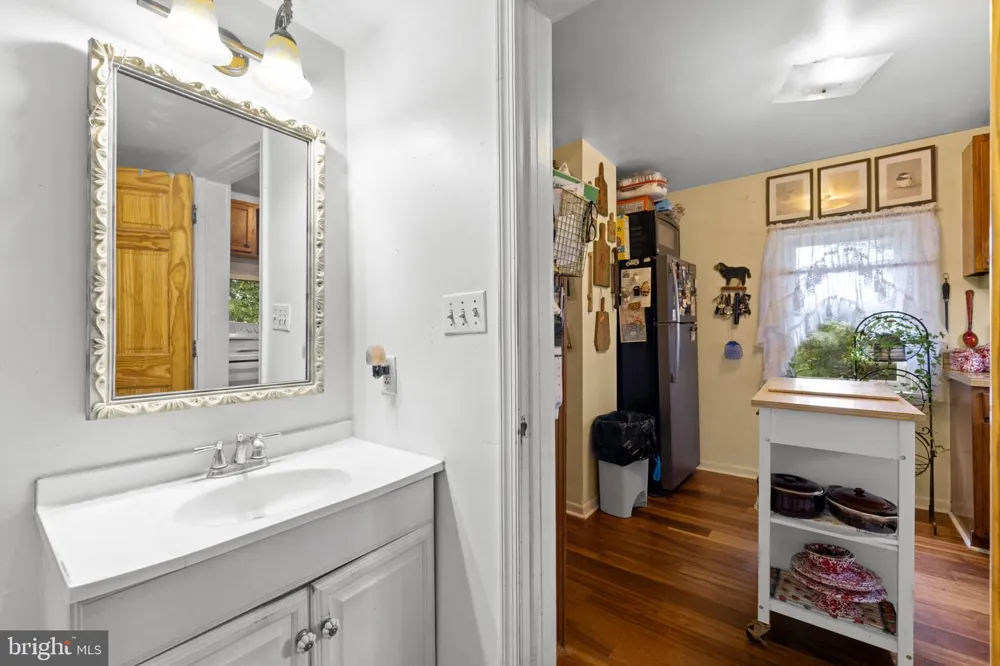 4766 JOHN MOSBY HIGHWAY Boyce, VA 22620