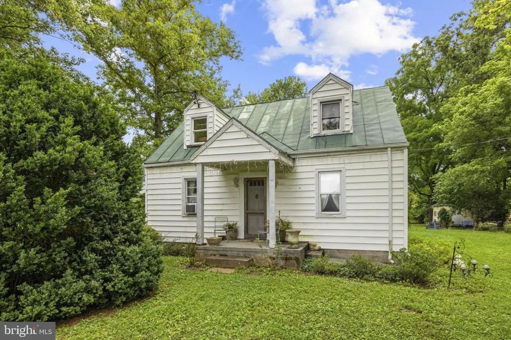 4766 JOHN MOSBY HIGHWAY Boyce, VA 22620