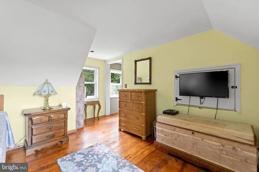 4766 JOHN MOSBY HIGHWAY Boyce, VA 22620