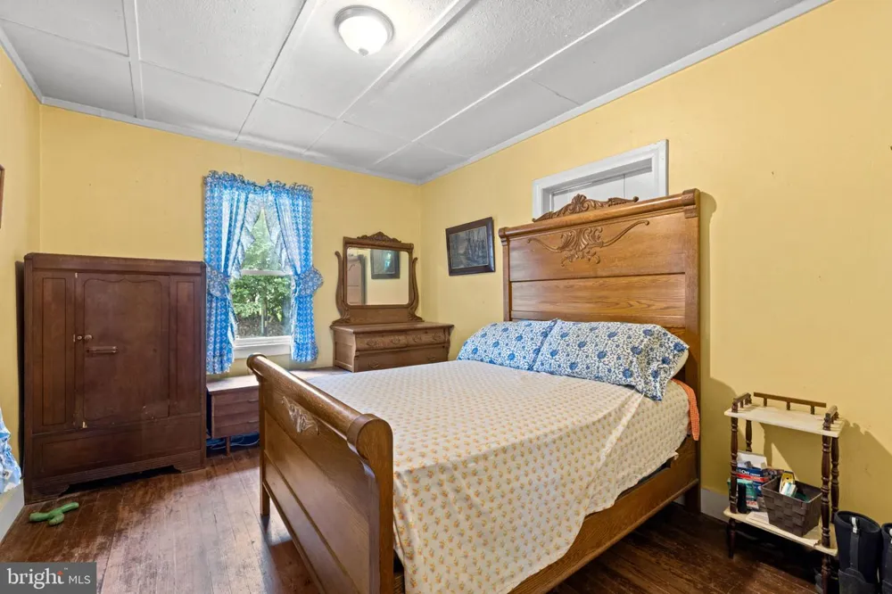 4766 JOHN MOSBY HIGHWAY Boyce, VA 22620
