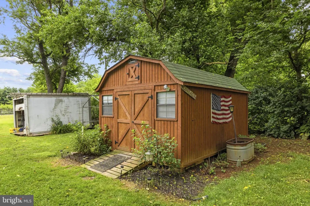 4766 JOHN MOSBY HIGHWAY Boyce, VA 22620