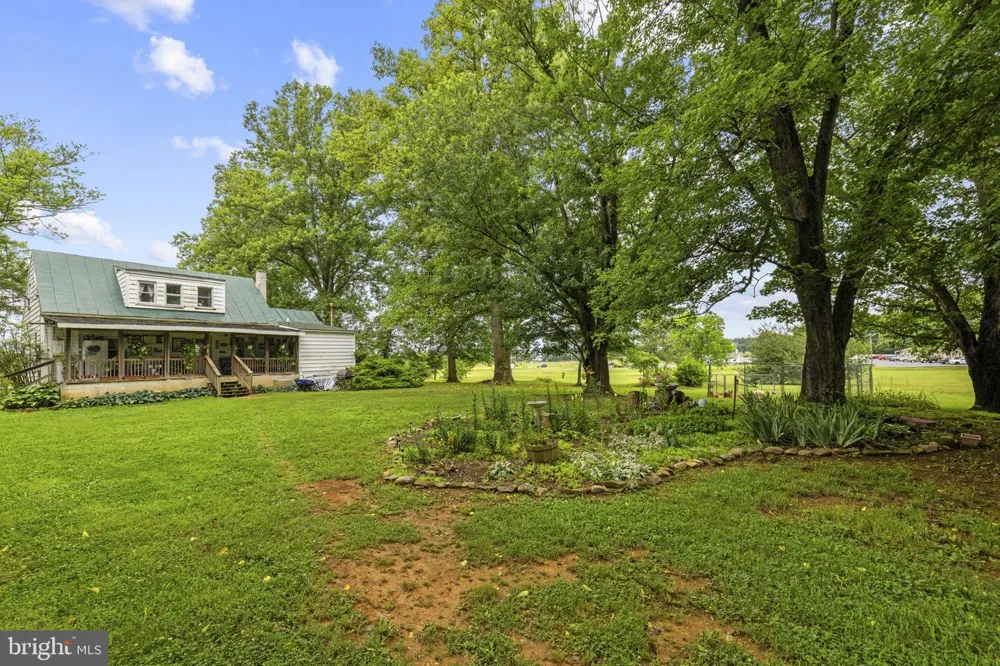 4766 JOHN MOSBY HIGHWAY Boyce, VA 22620