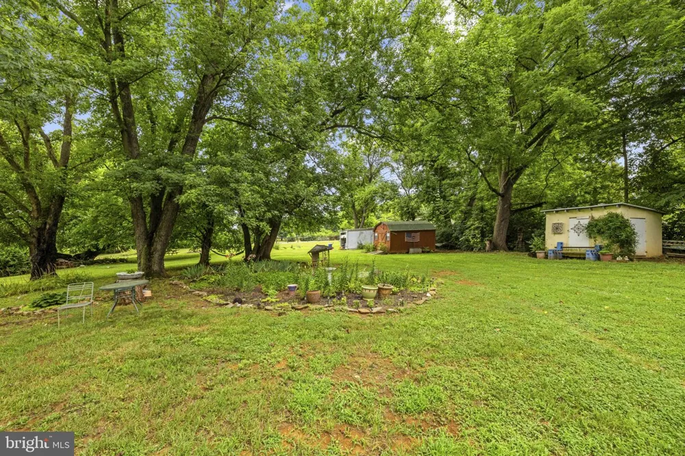 4766 JOHN MOSBY HIGHWAY Boyce, VA 22620