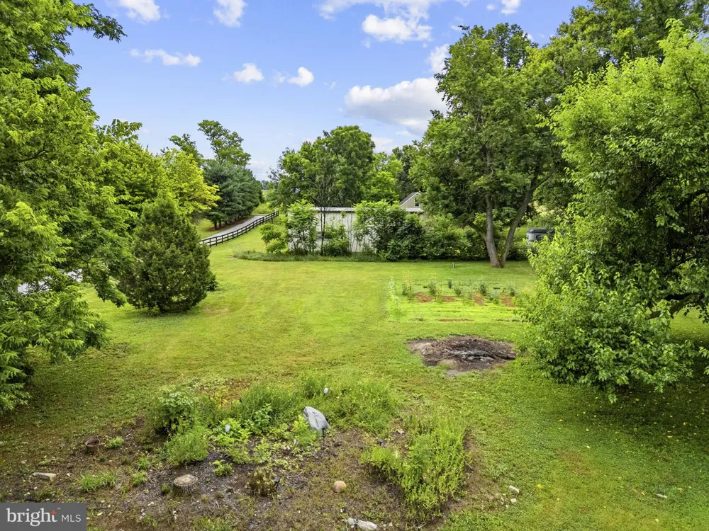 4766 JOHN MOSBY HIGHWAY Boyce, VA 22620