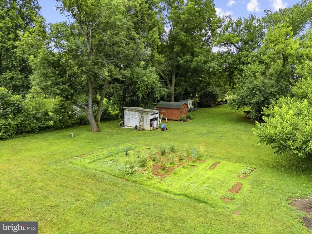 4766 JOHN MOSBY HIGHWAY Boyce, VA 22620