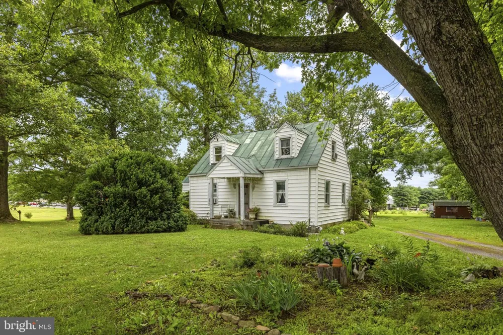 4766 JOHN MOSBY HIGHWAY Boyce, VA 22620