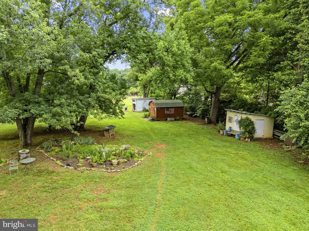 4766 JOHN MOSBY HIGHWAY Boyce, VA 22620