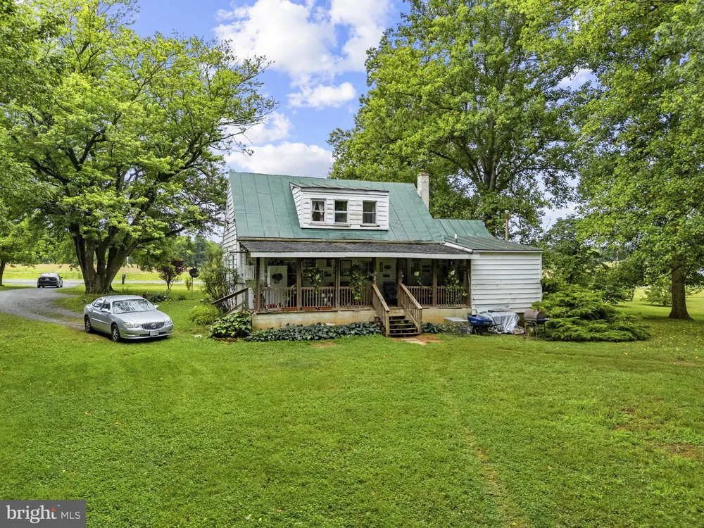 4766 JOHN MOSBY HIGHWAY Boyce, VA 22620