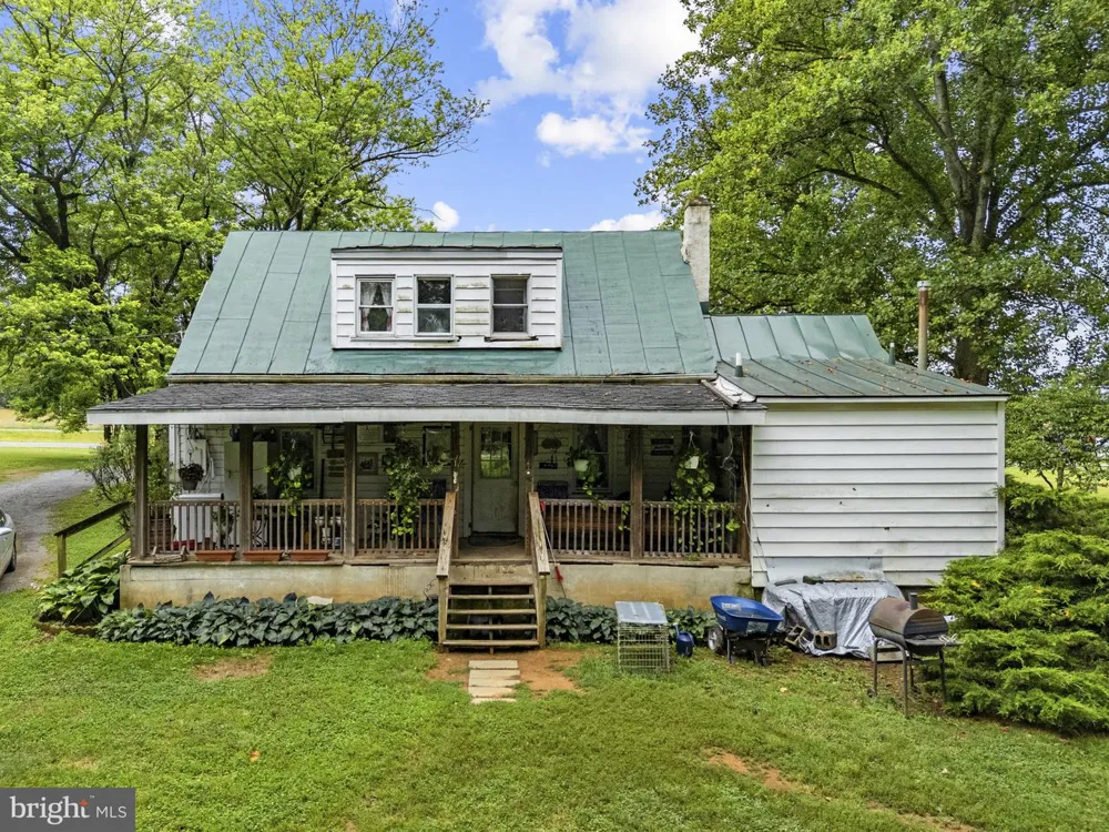 4766 JOHN MOSBY HIGHWAY Boyce, VA 22620