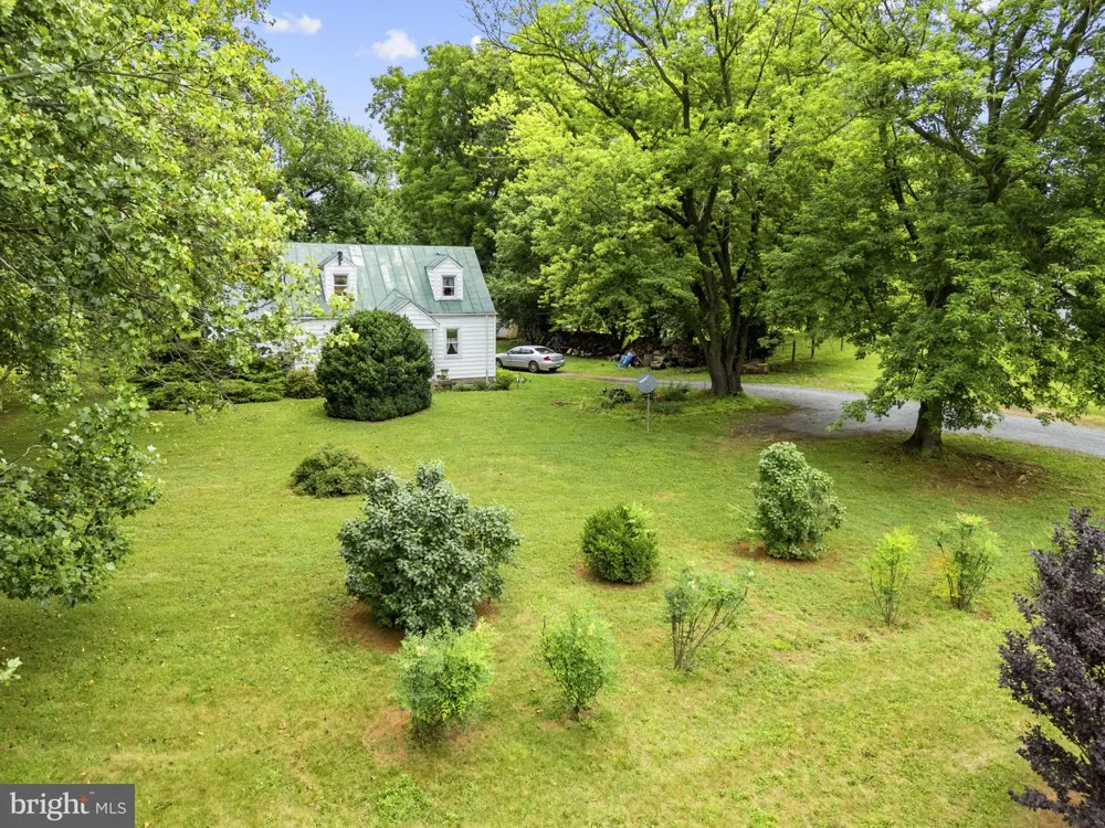 4766 JOHN MOSBY HIGHWAY Boyce, VA 22620