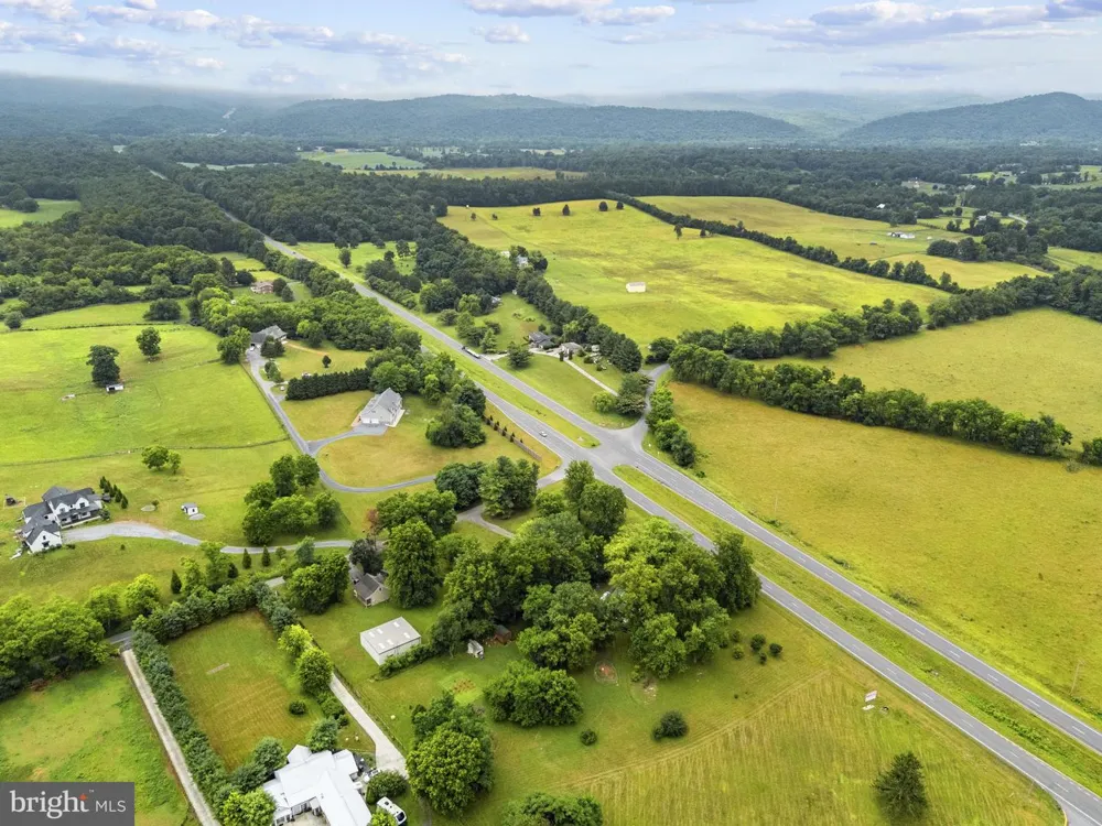 4766 JOHN MOSBY HIGHWAY Boyce, VA 22620