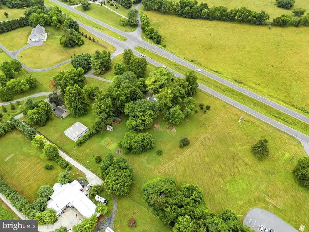 4766 JOHN MOSBY HIGHWAY Boyce, VA 22620