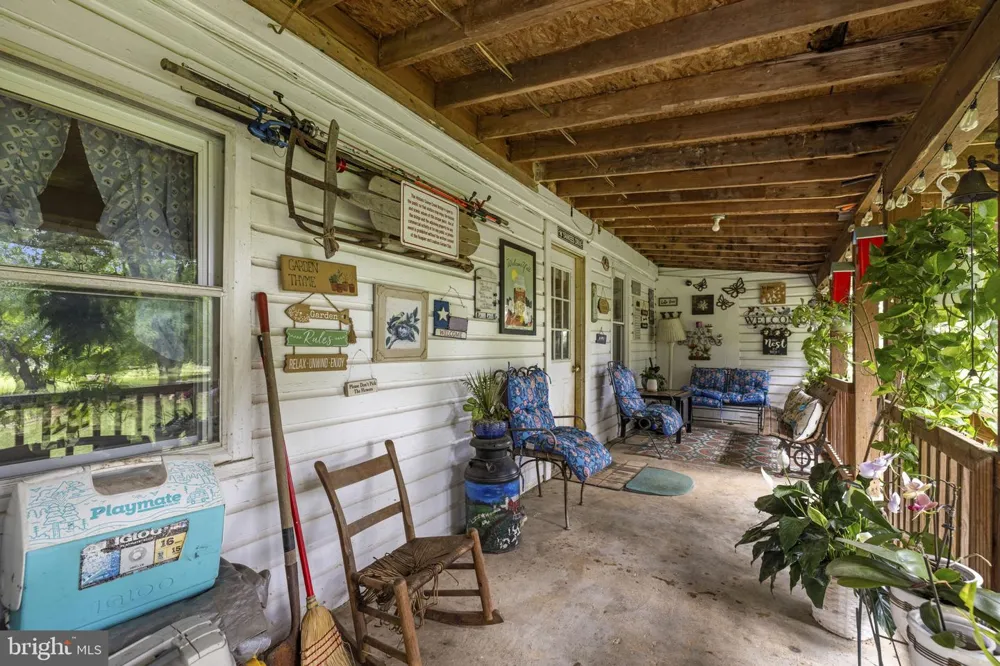 4766 JOHN MOSBY HIGHWAY Boyce, VA 22620